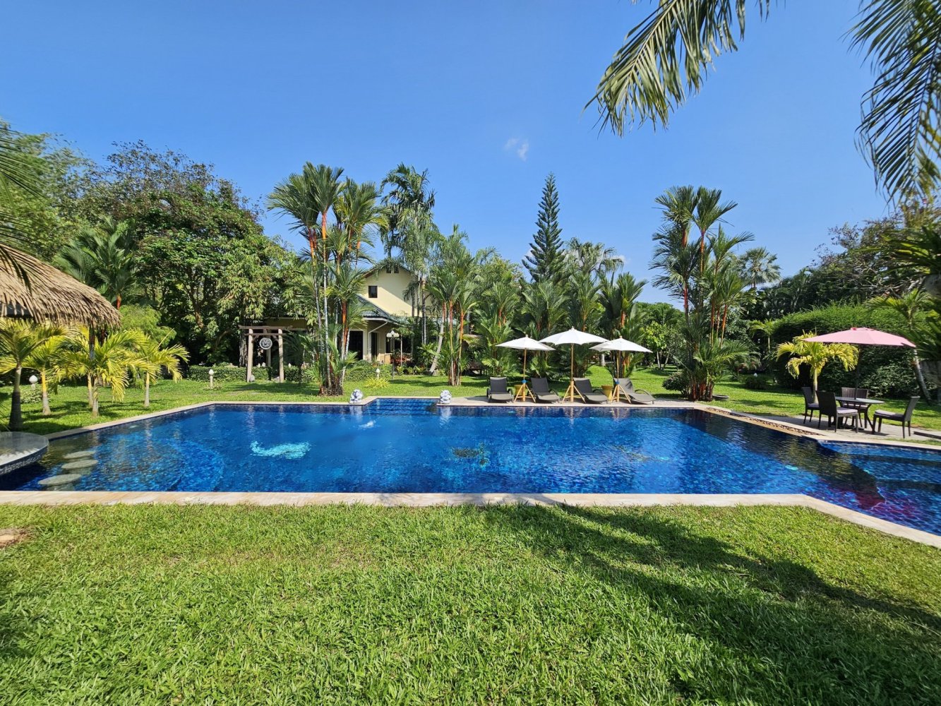 8 bedrooms House in Pattaya, Thailand No. 67195