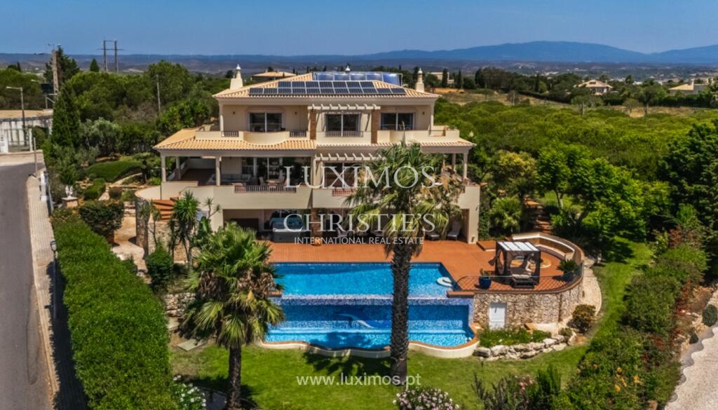 5 bedrooms Villa in Lagos, Portugal No. 230487