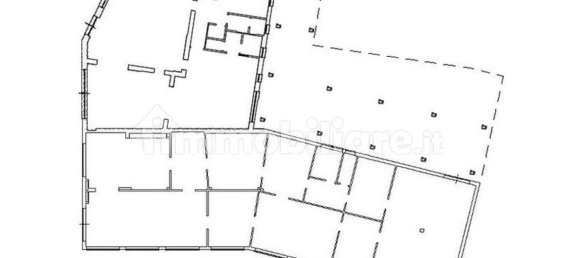 643m² Commercial property in Sassari, Italy No. 312926 22