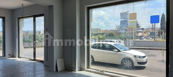 643m² Commercial property in Sassari, Italy No. 312926 8