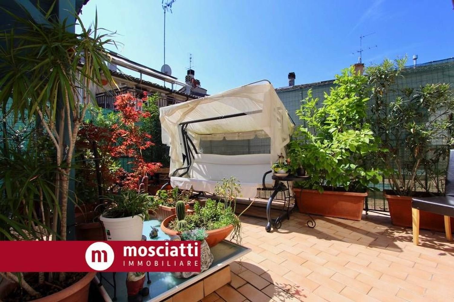 5-Zimmer Wohnung in Castelraimondo, Italy, Nr. 268944