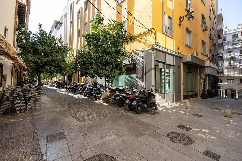 190m² Commercial property in Granada, Spain No. 225371
