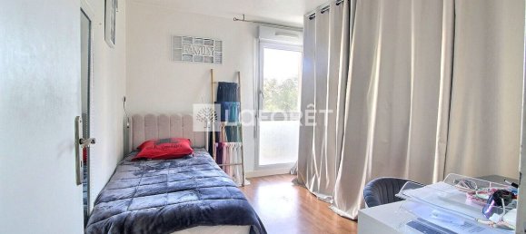 Apartamento de 2 dormitorios en Gennevilliers, France No. 178556 7