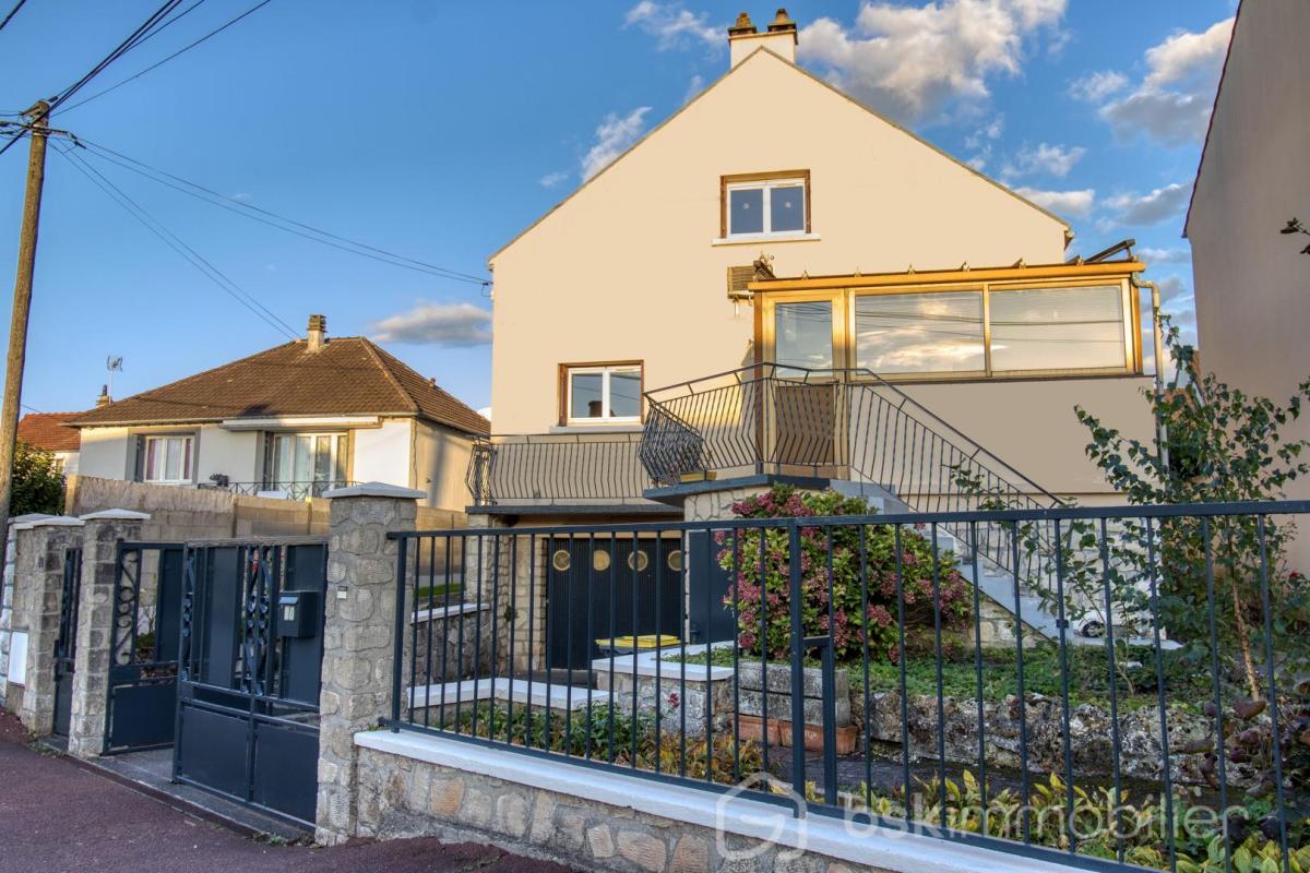 5 bedrooms House in Marly-la-Ville, France No. 151476