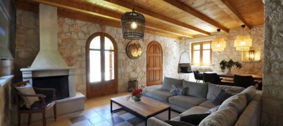 3 bedrooms Property in Zakynthos, Greece No. 572 4