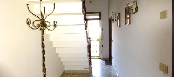 3 bedrooms Villa in Ferrara, Italy No. 63768 7