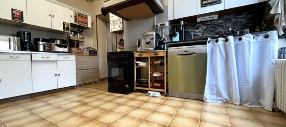 2 Schlafzimmer Haus in Epernay, France, Nr. 220360 5