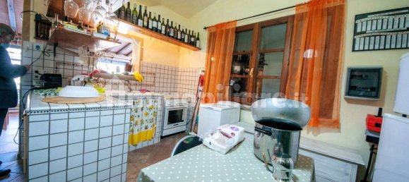 Дом с 4 спальнями в Кьянни, Италия № 232560 10