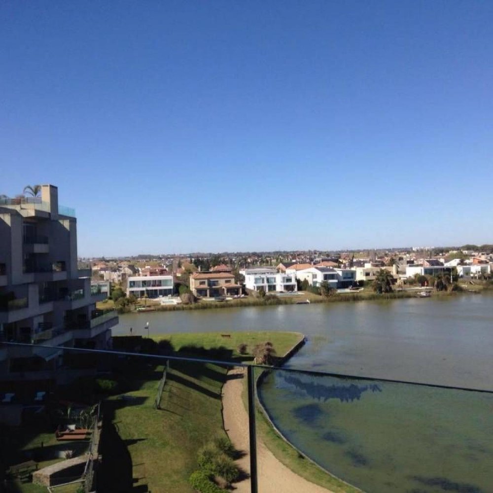 Квартира с 3 спальнями в Тигре, Аргентина № 64227