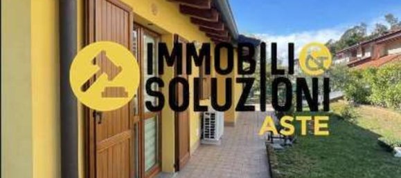 5 rooms Apartment in Ponteranica, Italy No. 3434 18