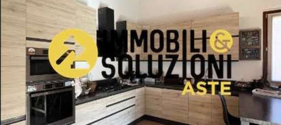 5 rooms Apartment in Ponteranica, Italy No. 3434 8