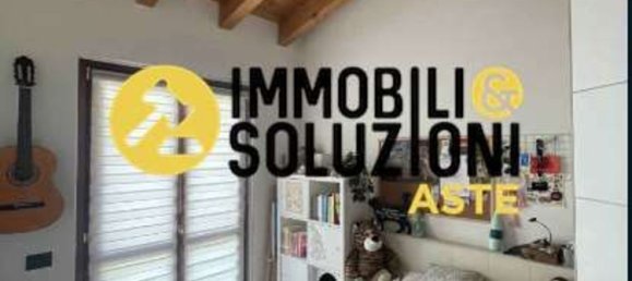 5 rooms Apartment in Ponteranica, Italy No. 3434 4