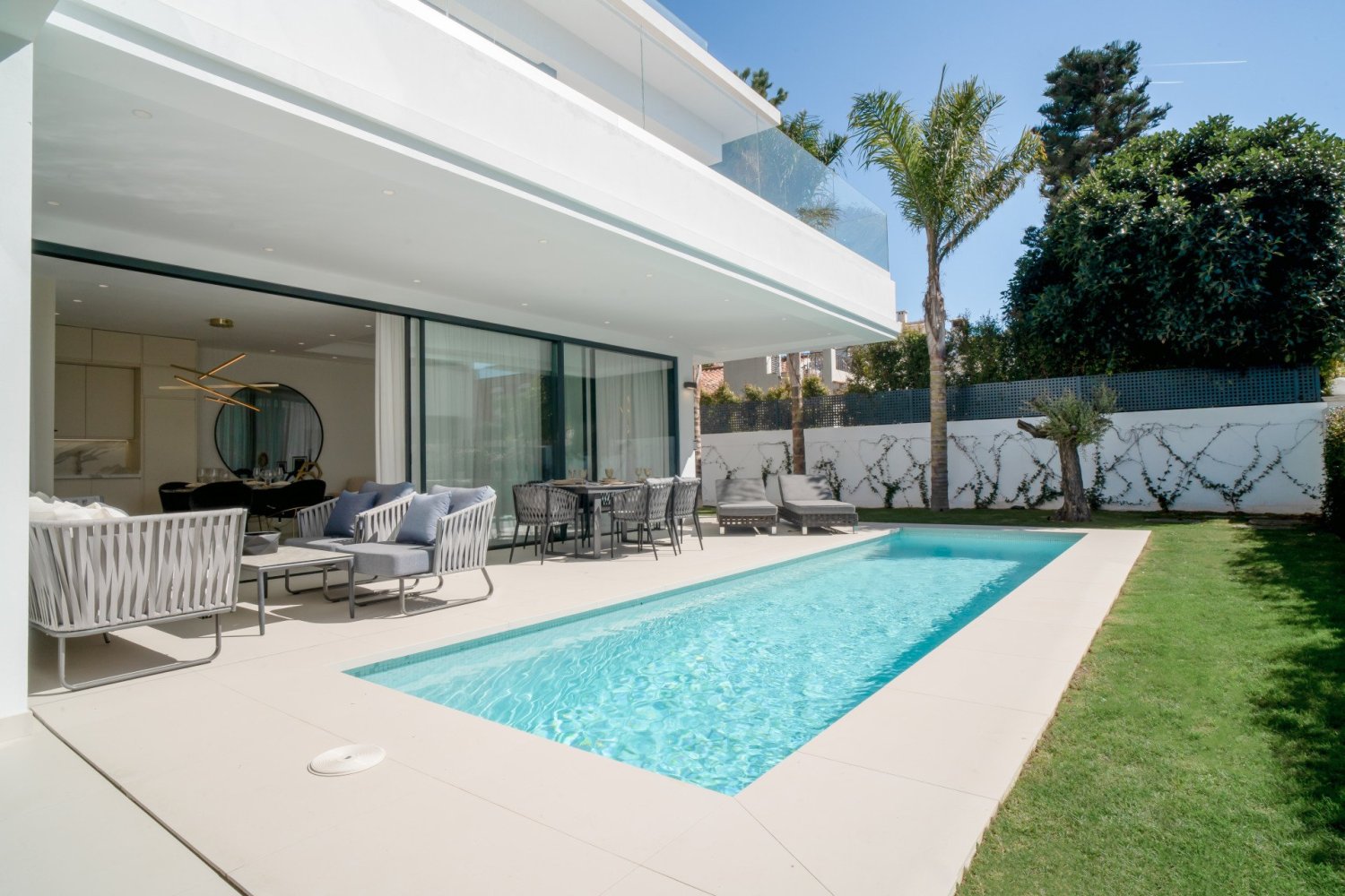 4 bedrooms Villa in Marbella, Spain No. 16659
