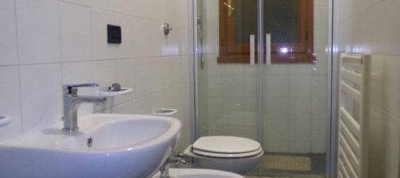 Casa de 5 habitaciónes en Montemurlo, Italy No. 147823 6