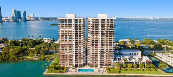 1 dormitorio propiedad comercial en venta en Miami, Miami-Dade, Florida, USA № 615239 2