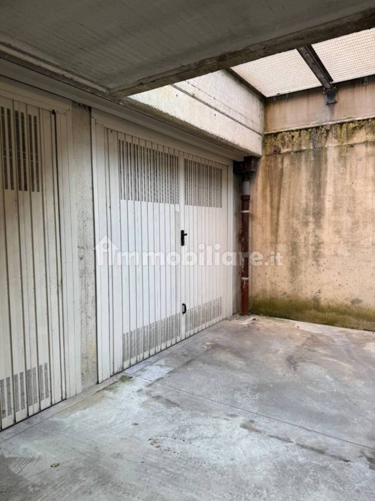 Garagem em Monza, Italy 16 m² N.º 372177