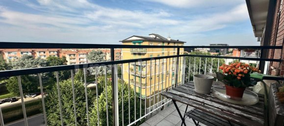 2 bedrooms Apartment in Milan, Italy No. 346695 11