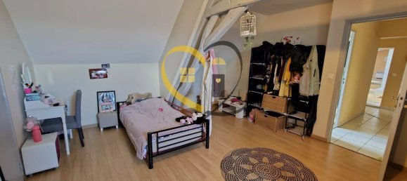 Casa de 4 dormitorios en Rians, France No. 65729 22