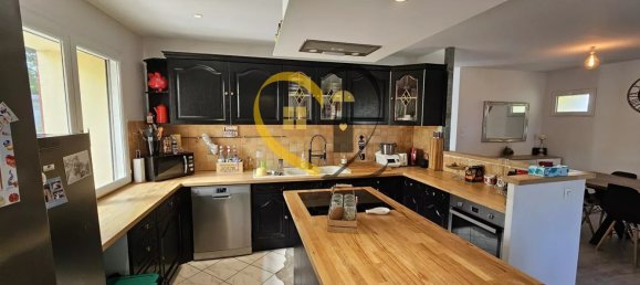 Casa de 4 dormitorios en Rians, France No. 65729 9