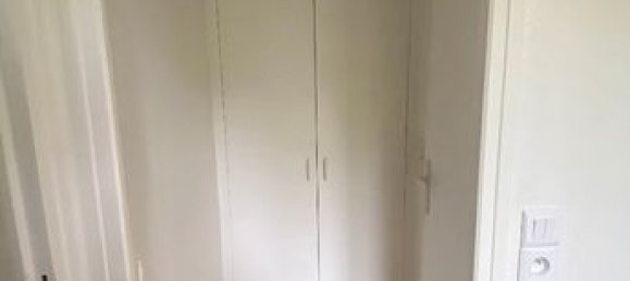 Studio in Le Bourget, France No. 306354 4