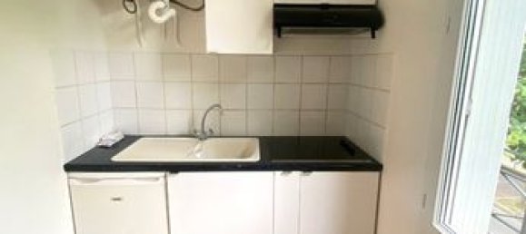 Studio in Le Bourget, France No. 306354 3