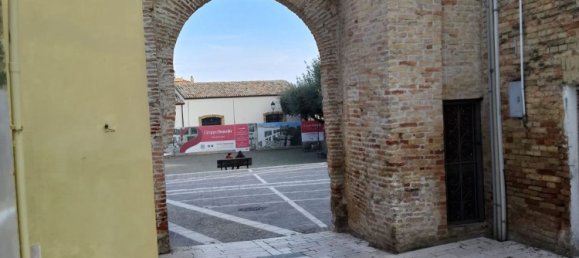 Dúplex de 2 habitaciónes en Portocannone, Italy No. 92898 2