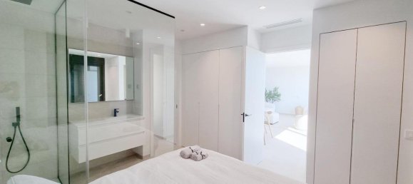 3 bedrooms Penthouse in Alicante, Spain No. 12679 8