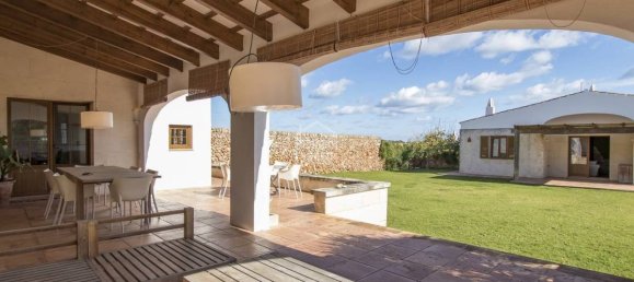5 Schlafzimmer Villa in Es Castell, Spain, Nr. 1446 15