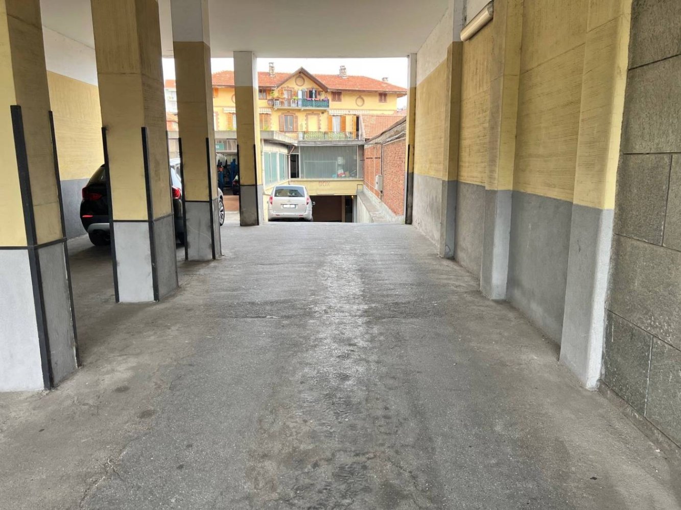 13m² Garage in Rivoli, Italy No. 370725