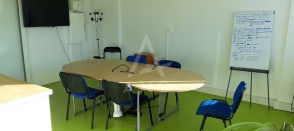 3 rooms Commercial property in Templemars, France No. 254804 2