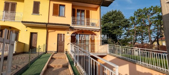 4 rooms Villa in Dalmine, Italy No. 233001 4