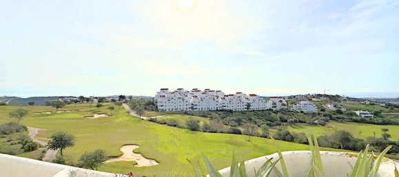 1 bedroom Penthouse in Estepona, Spain No. 172279 3