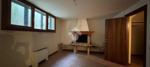 Вилла с 3 спальнями в Дуэ Карраре, Италия № 347401 24