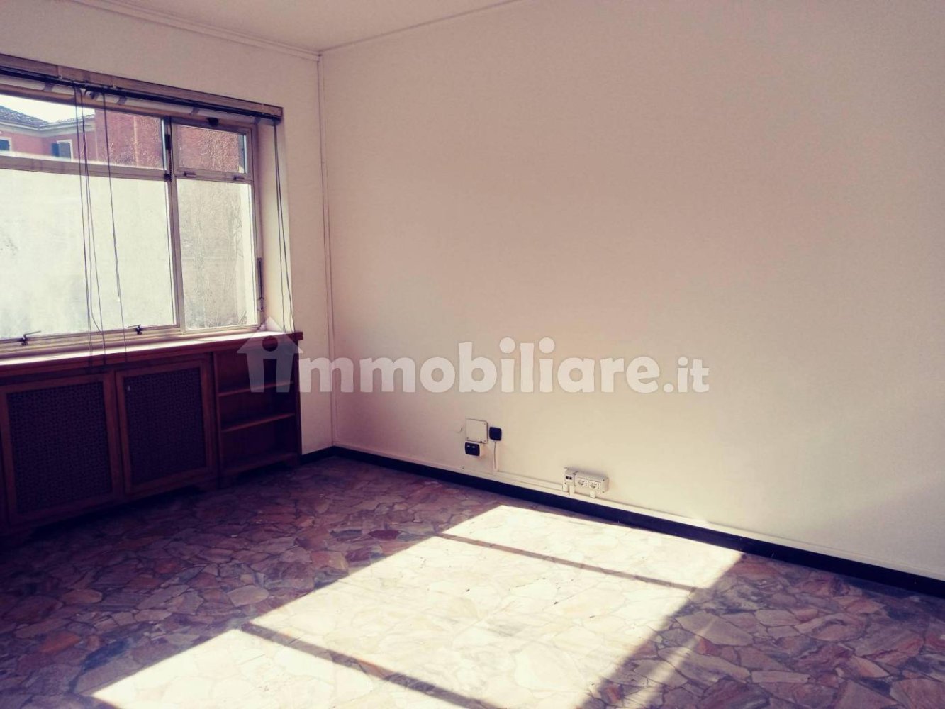 5 rooms Office in Alessandria, Italy No. 48281