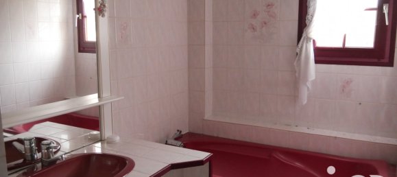 Casa de 3 dormitorios en Le Poinconnet, France No. 234533 2