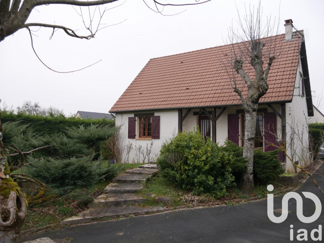 Casa de 3 dormitorios en Le Poinconnet, France No. 234533