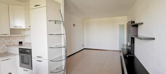 3 rooms Apartment in Veronella, Italy No. 238200 2