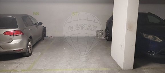 13m² Parking in Colombes, France No. 166924 2