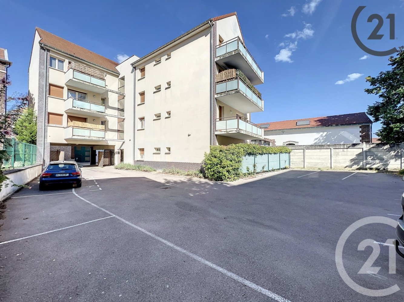 2 bedrooms Apartment in Troyes, France No. 47893