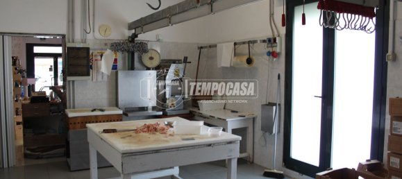 100m² Commercial property in Jesi, Italy No. 327192 9