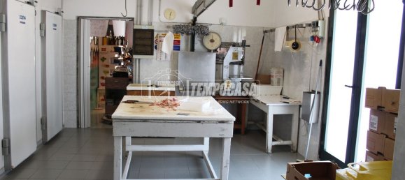 100m² Commercial property in Jesi, Italy No. 327192 5