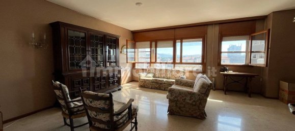 Apartamento de 3 dormitorios en Udine, Italy No. 294706 7