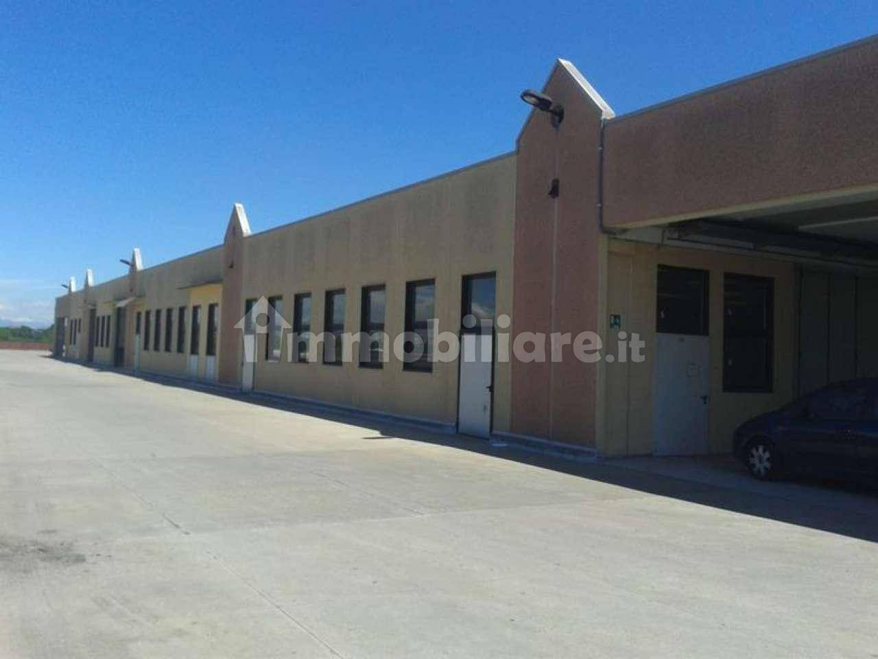 Коммерческая недвижимость 315м² в Преньяна Миланезе, Италия № 175937