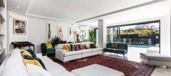 6 bedrooms Villa in Cascais, Portugal No. 170859 2