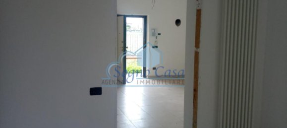 2 bedrooms House in Carrara, Italy No. 48087 5