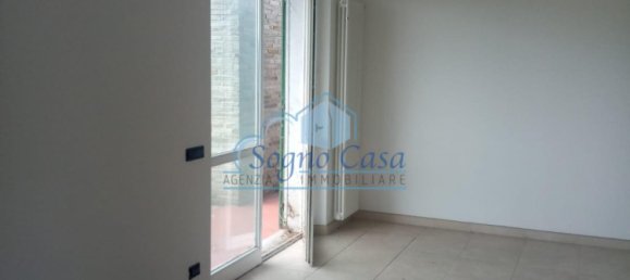 2 bedrooms House in Carrara, Italy No. 48087 10