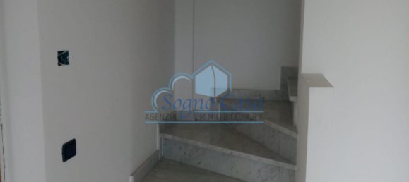 2 bedrooms House in Carrara, Italy No. 48087 17