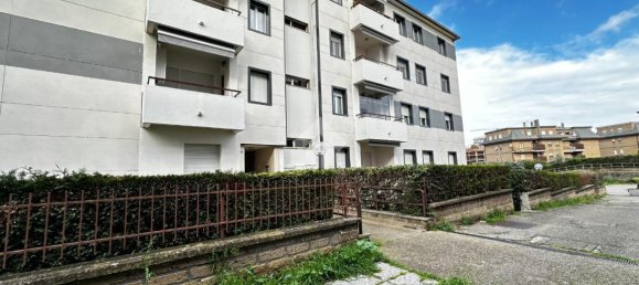 Квартира с 4 комнатами в Витербо, Италия № 9279 46