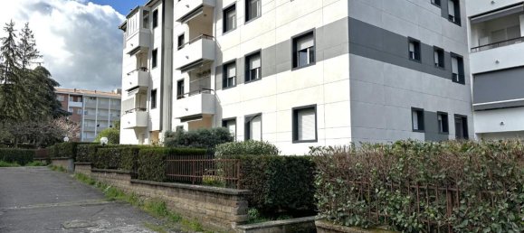 Квартира с 4 комнатами в Витербо, Италия № 9279 26