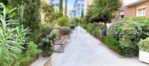 Apartamento de 5 dormitorios en Madrid, Spain No. 136614 36